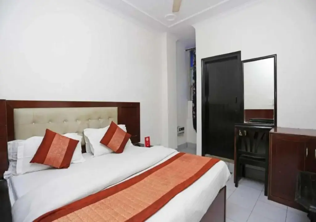 Нью-Дели: OYO 92325 Hotel Diamond Inn