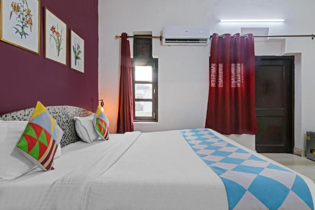 Нью-Дели: OYO Flagship 79655 KAILASH INN