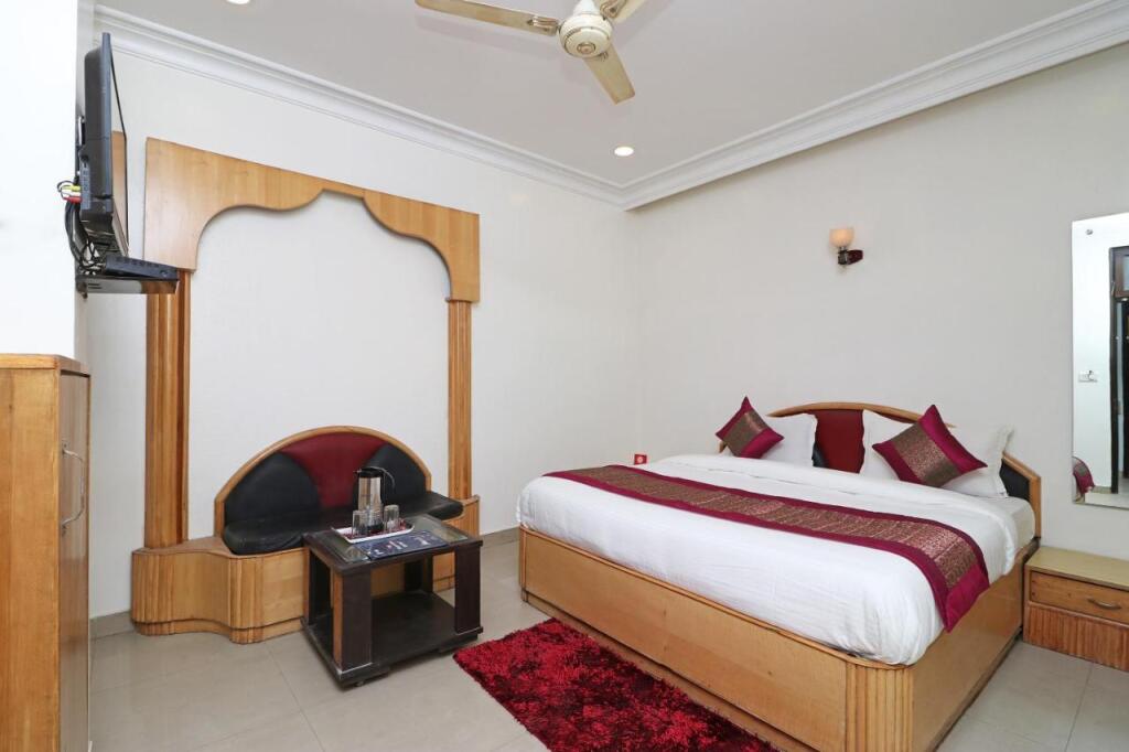 Нью-Дели: OYO Flagship 10562 Kumar palace