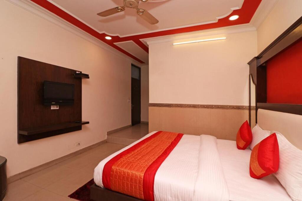 Нью-Дели: OYO Flagship 10562 Kumar palace