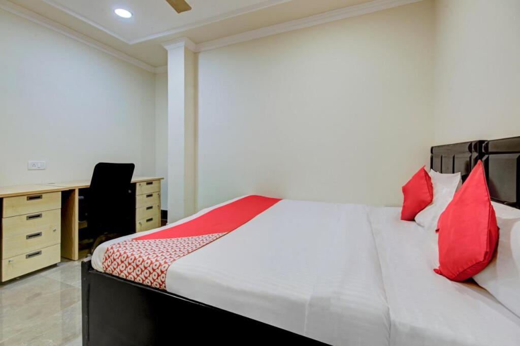 Нью-Дели: OYO 80490D Campus Luxurious Hotel