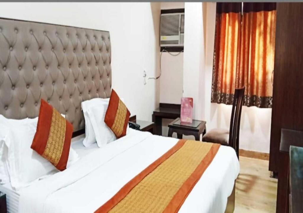 Нью-Дели: OYO 703287 Neelam Hotels