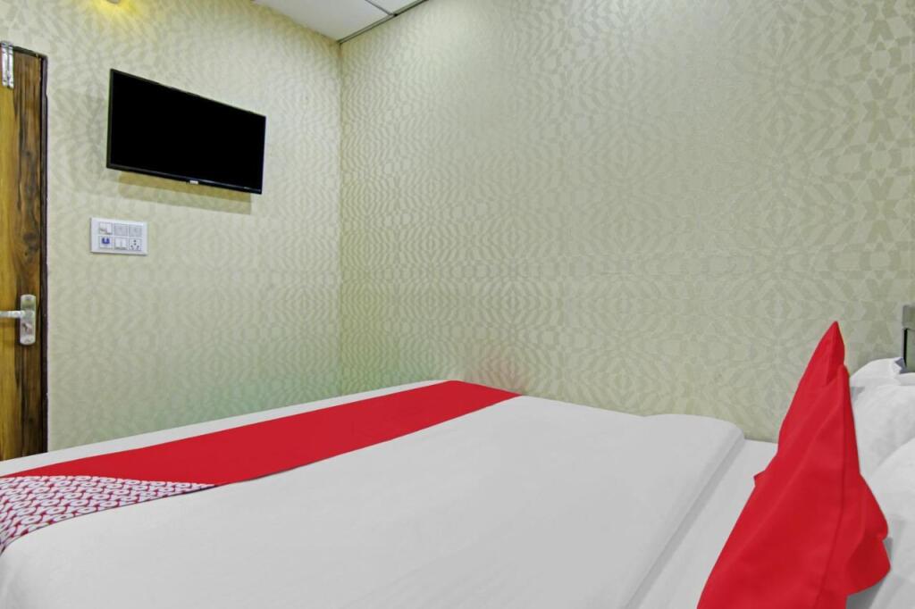 Нью-Дели: OYO Flagship 806146 Hotel Grow More