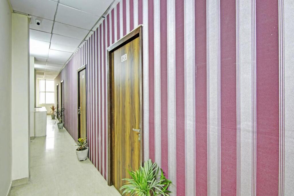 Нью-Дели: OYO Flagship 806146 Hotel Grow More