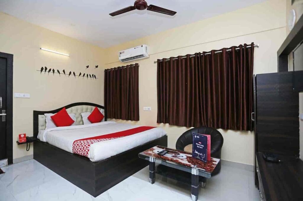 Нью-Дели: POP 80710A Hotel Airport The Taj