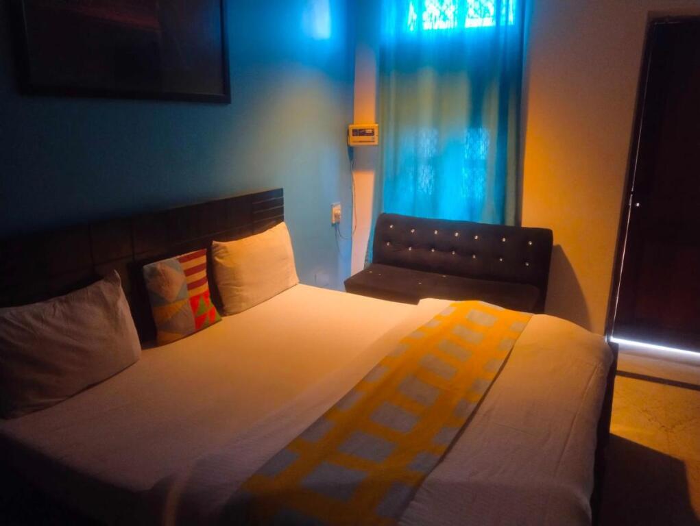 Нью-Дели: OYO 806404 Hotel P TOWN