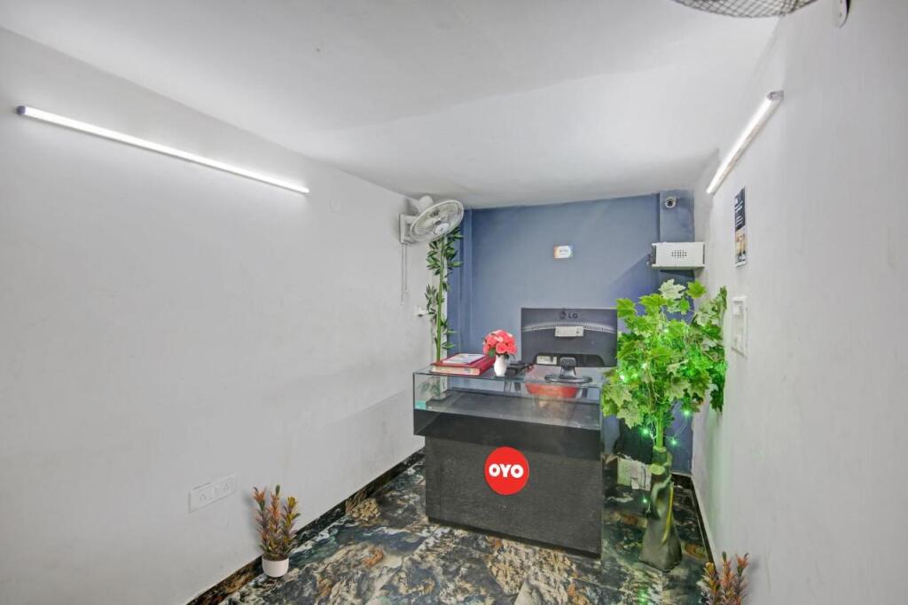 Нью-Дели: OYO Flagship 703124 Hotel The Royal