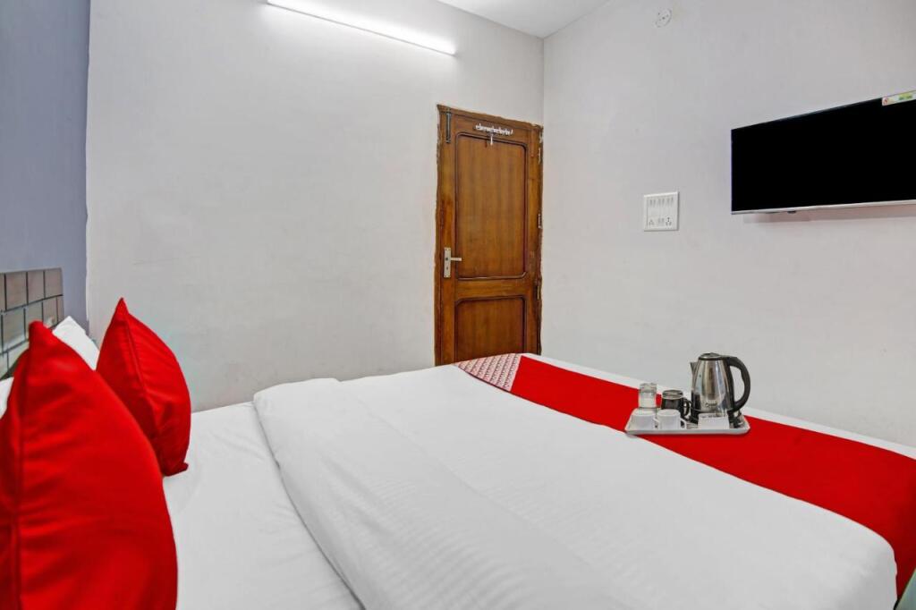 Нью-Дели: OYO Flagship 703124 Hotel The Royal