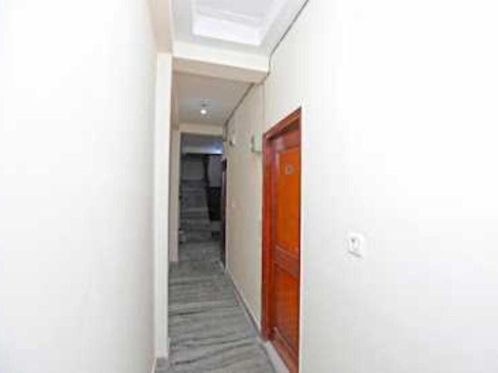 Нью-Дели: Oyo 90197 Hotel Aerocity K