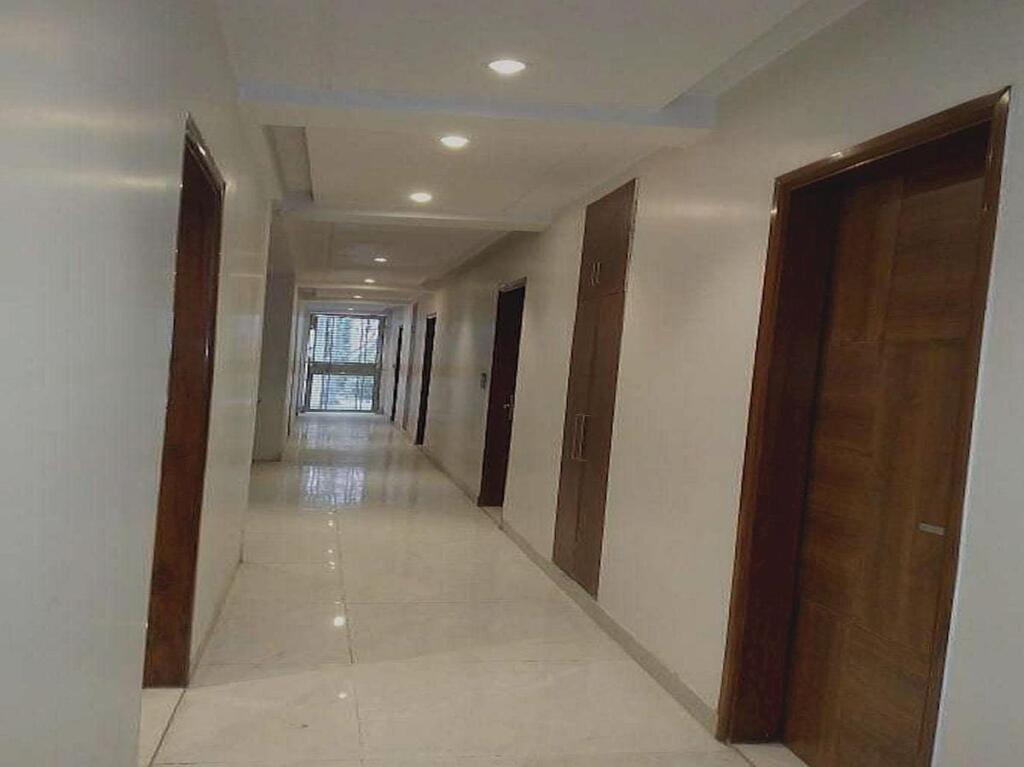 Нью-Дели: Oyo Home 85843 Amit House
