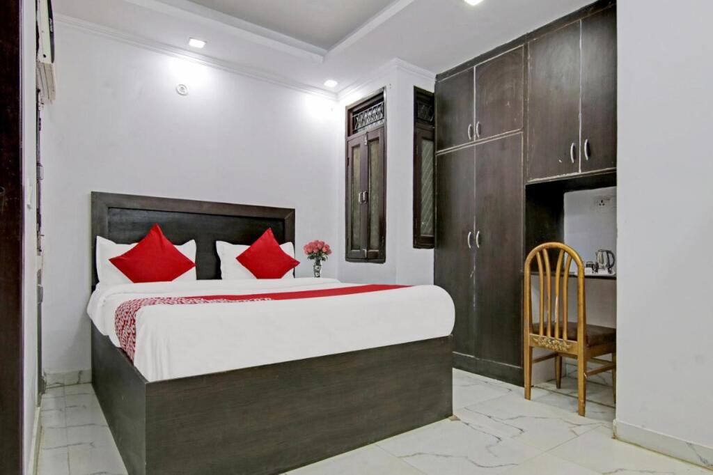 Нью-Дели: Collection O 806692 Hotel Downtown