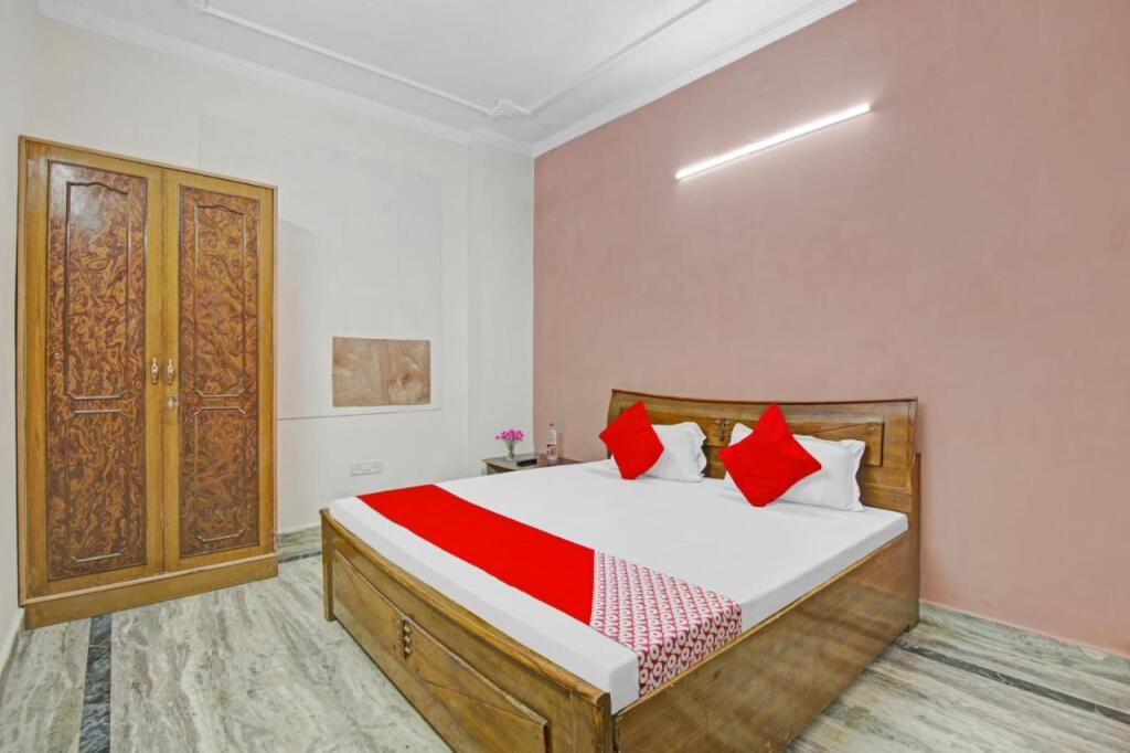 Нью-Дели: OYO Flagship 806885 The Sirat Residency
