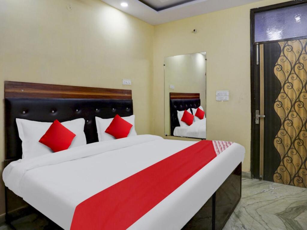 Нью-Дели: OYO Flagship 808259 Hotel Golden Key Inn