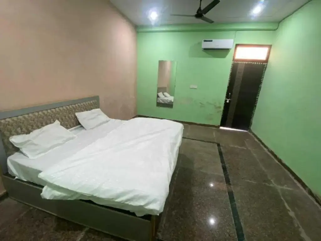 Нью-Дели: OYO Flagship 808259 Hotel Golden Key Inn