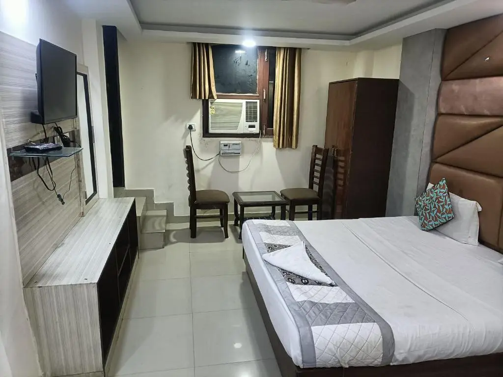 Нью-Дели: OYO Hotel King Plaza