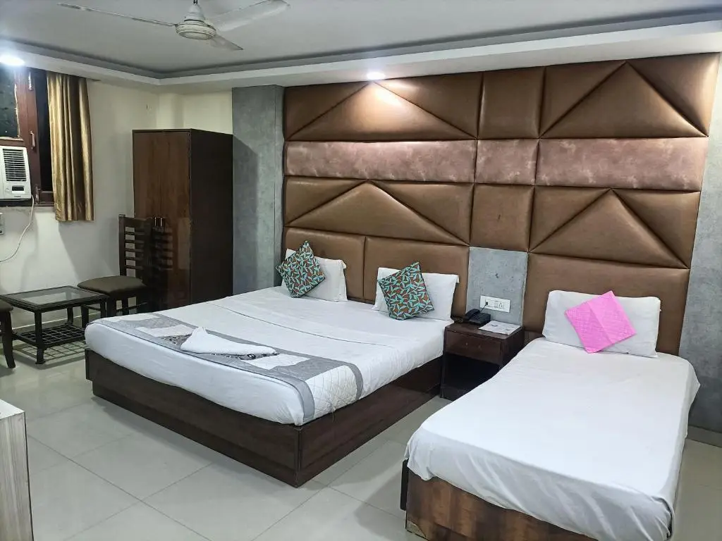 Нью-Дели: OYO Hotel King Plaza