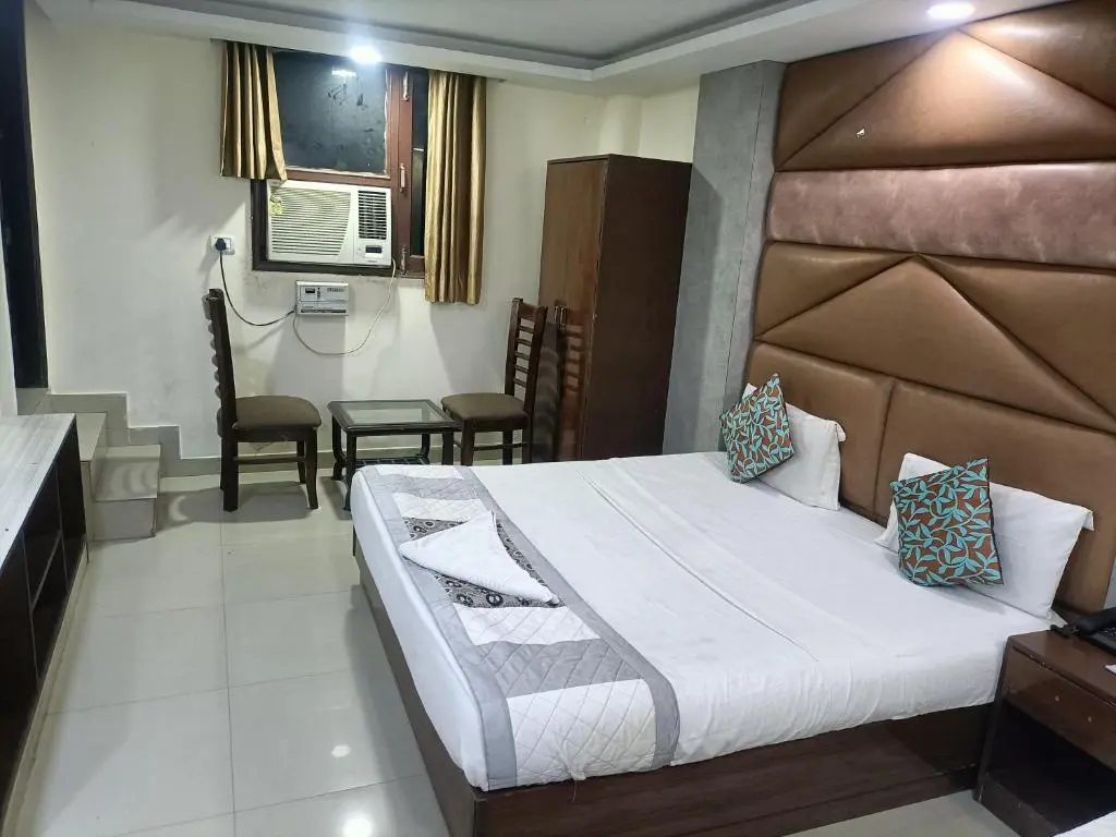 Нью-Дели: OYO Hotel King Plaza
