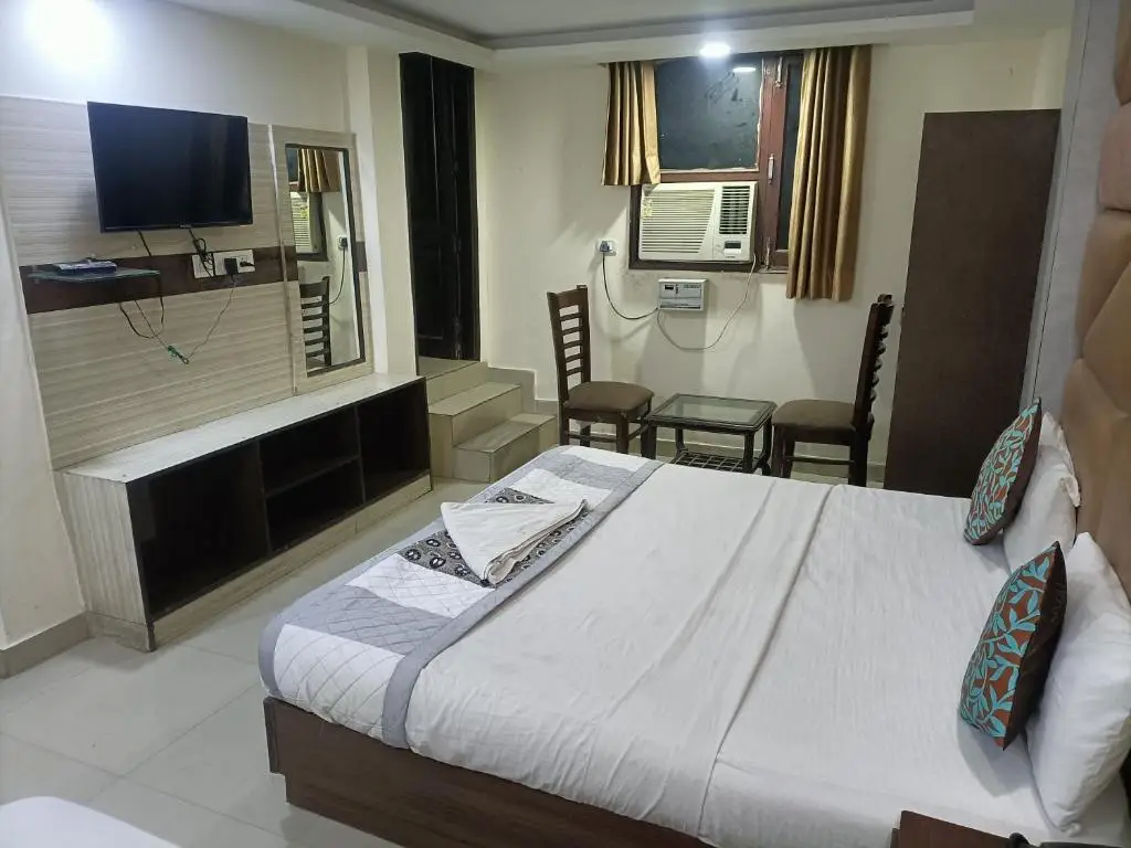 Нью-Дели: OYO Hotel King Plaza