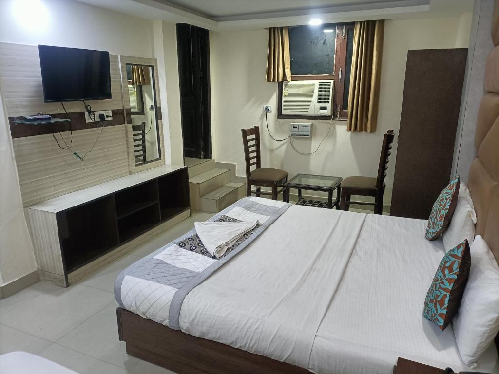 Нью-Дели: OYO Hotel King Plaza