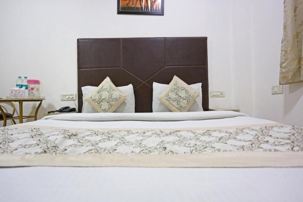 Нью-Дели: Hotel Sterling Inn, New Delhi