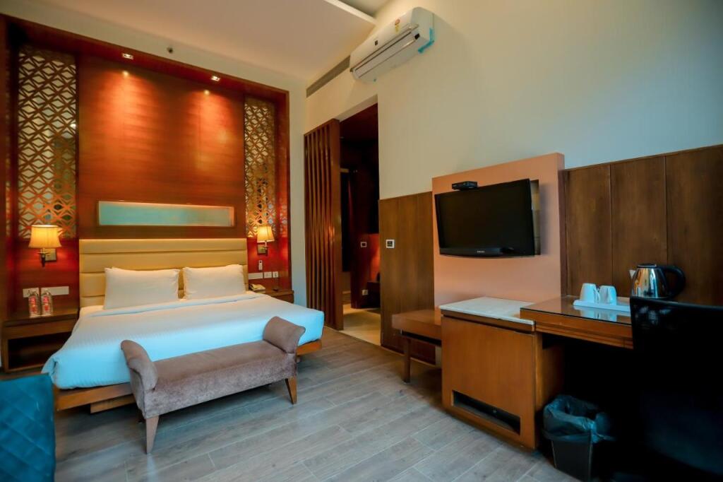Нью-Дели: Oodles Hotel Chhattarpur South Delhi