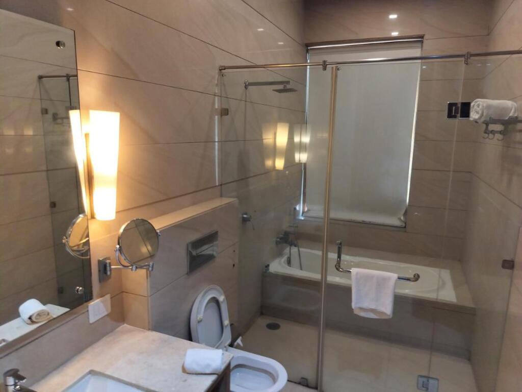 Нью-Дели: Oodles Hotel Chhattarpur South Delhi