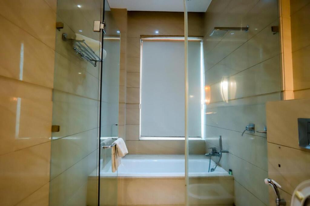 Нью-Дели: Oodles Hotel Chhattarpur South Delhi