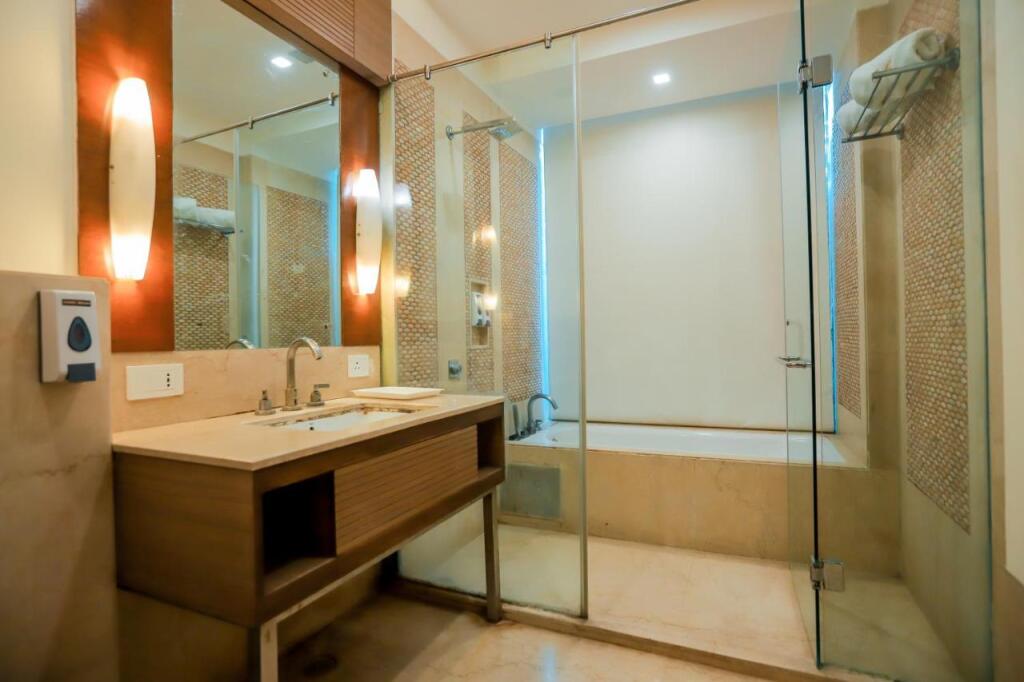 Нью-Дели: Oodles Hotel Chhattarpur South Delhi