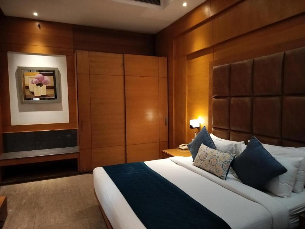 Нью-Дели: Oodles Hotel Chhattarpur South Delhi
