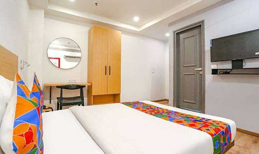 Нью-Дели: FabHotel Blusky