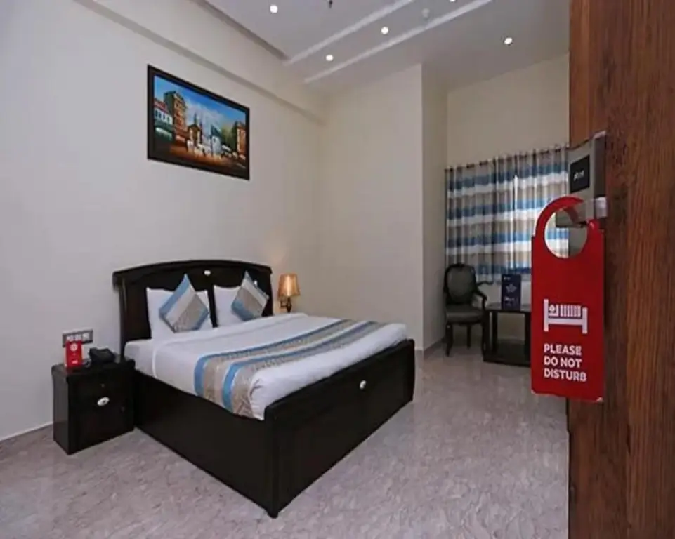 Нью-Дели: FabHotel F9 NSP