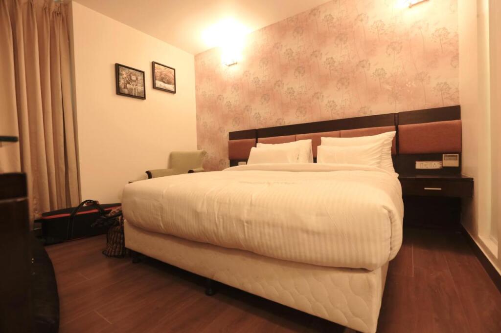 Нью-Дели: RoseMallow Hotel
