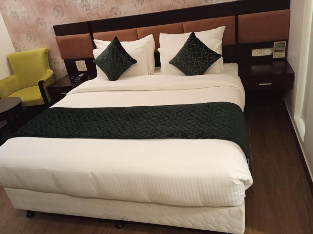 Нью-Дели: RoseMallow Hotel