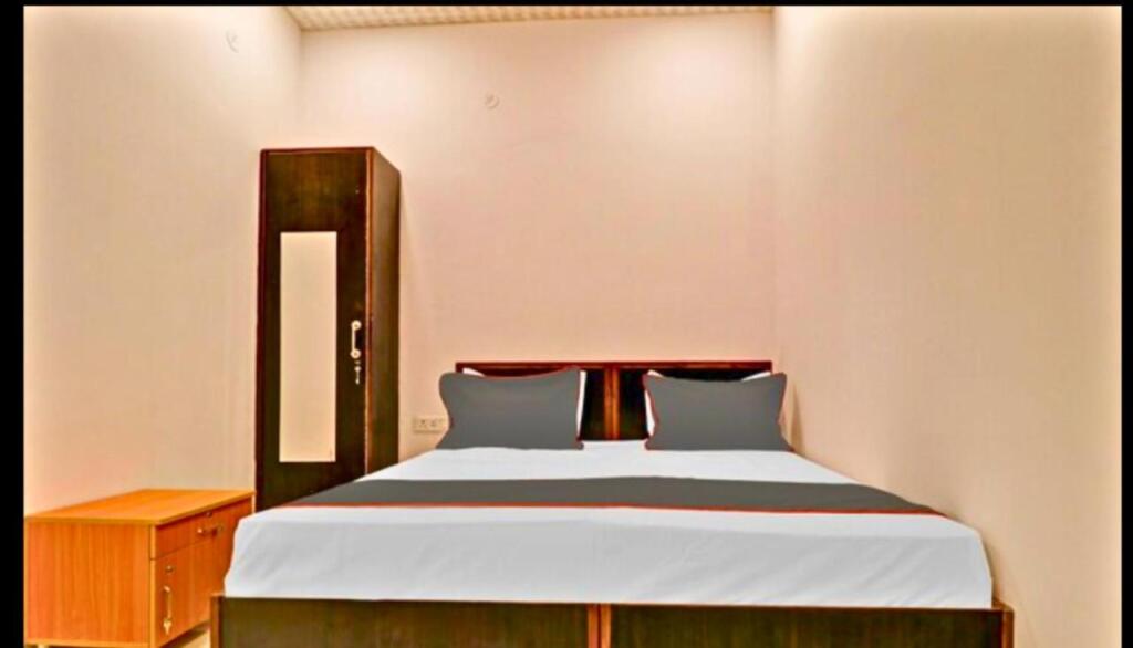Нью-Дели: Qotel Hotel Peeragarhi