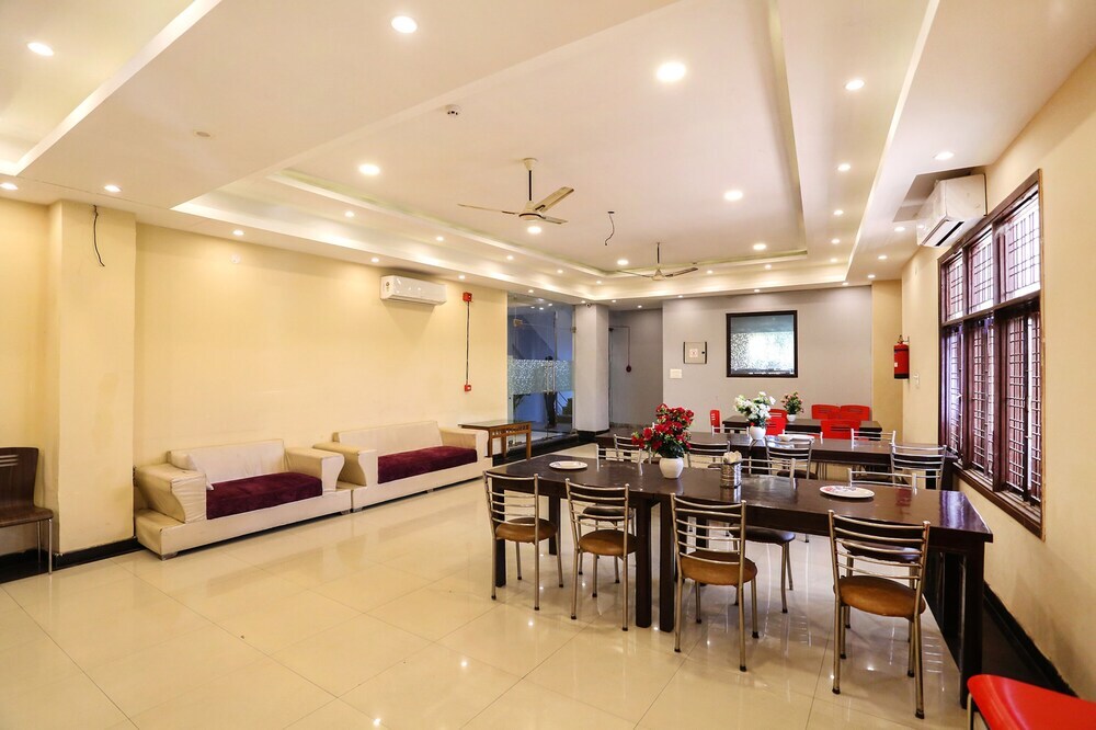 Нью-Дели: FabHotel GK Residency