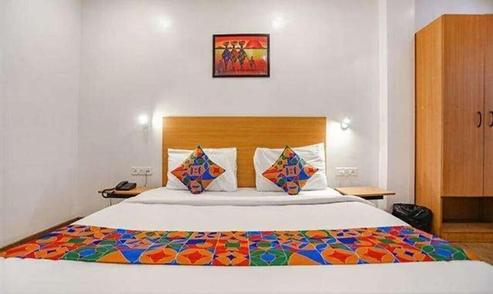Нью-Дели: Hotel Yellow Chilli
