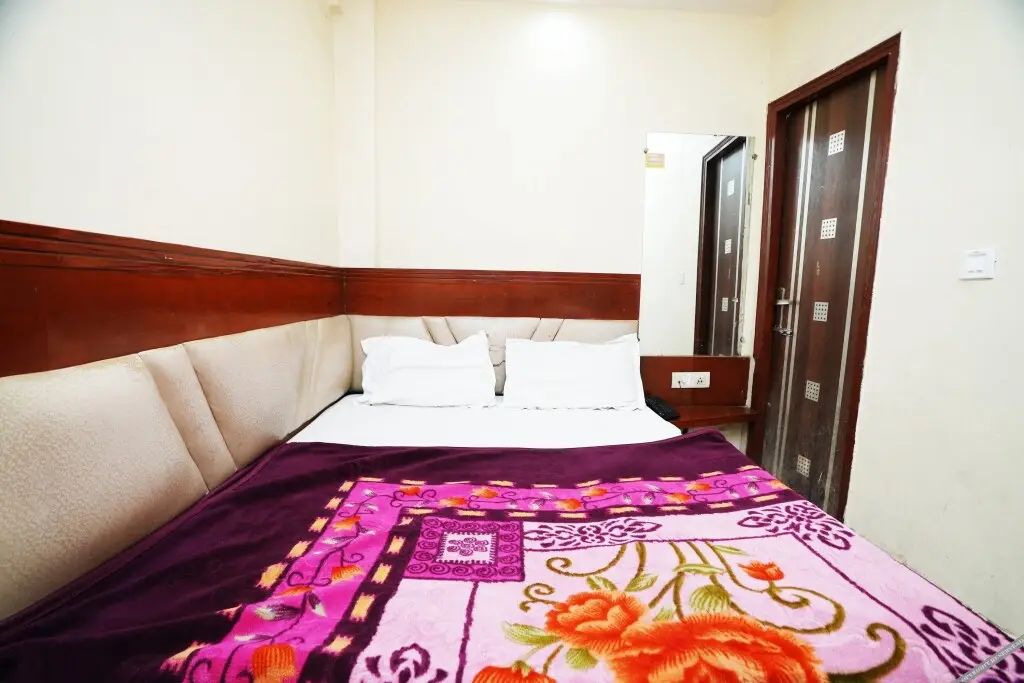 Hotel Ashirwad near New Delhi Railway Station, Paharganj — фото 1