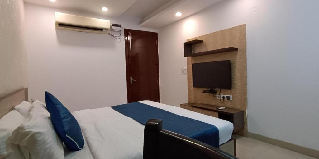 Нью-Дели: Bellmont East Delhi
