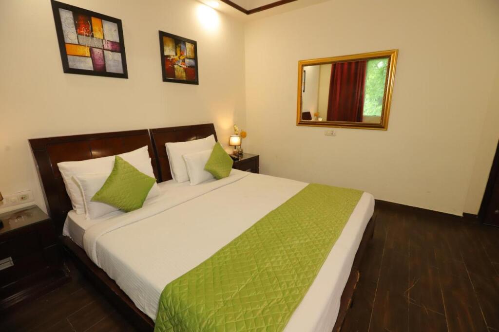 Нью-Дели: The Picasso Residency Hotel BnB