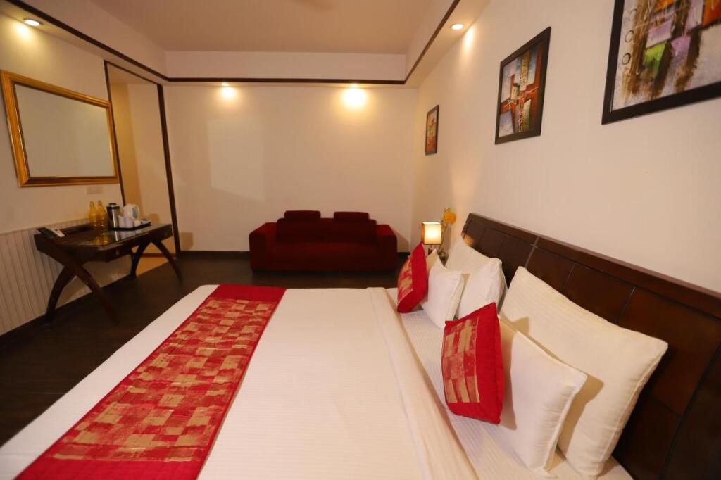 Нью-Дели: The Picasso Residency Hotel BnB