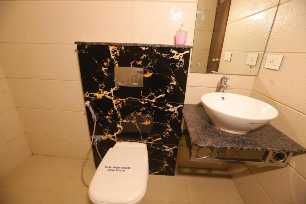 Нью-Дели: The Picasso Residency Hotel BnB
