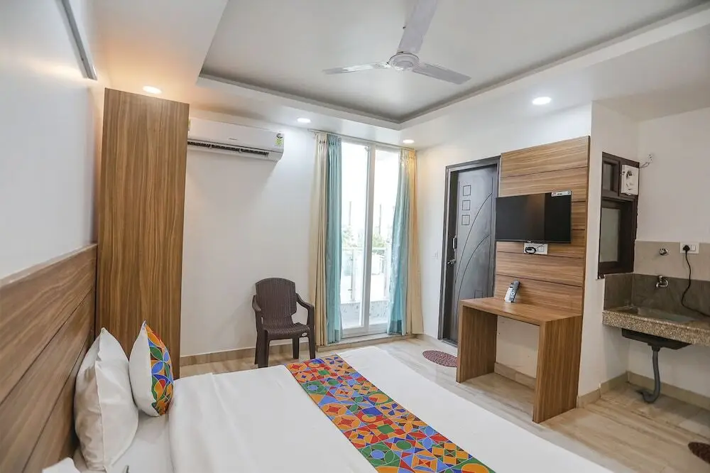 Нойда: Fabhotel Unique Stay