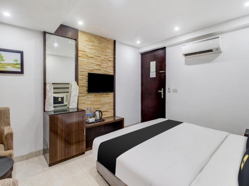 Калангут: Townhouse OAK Hotel Mannat Goa