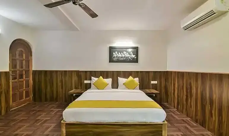 Калангут: FabEscape Kristal Sands Beach Resort With Pool, Calangute