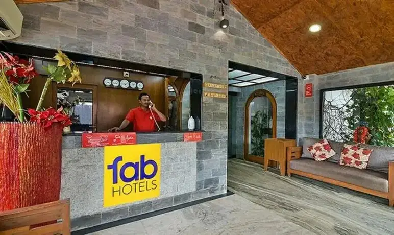 Калангут: FabEscape Kristal Sands Beach Resort With Pool, Calangute