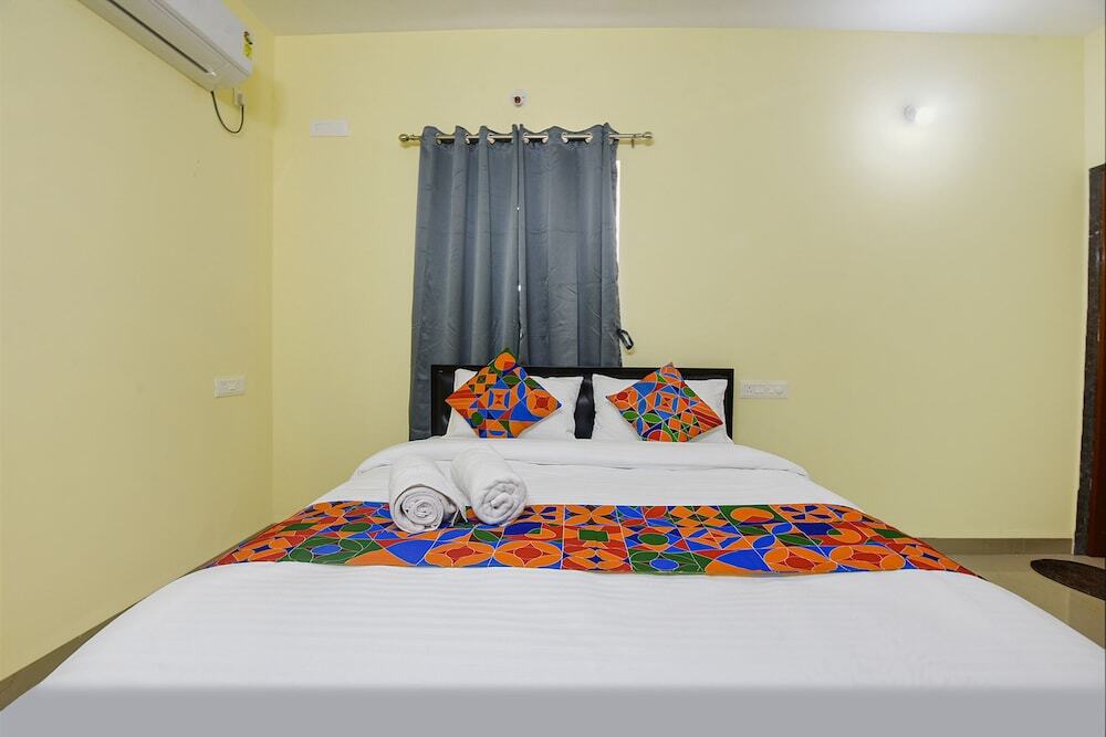 Калангут: FabExpress Symphony Homes, Calangute Beach