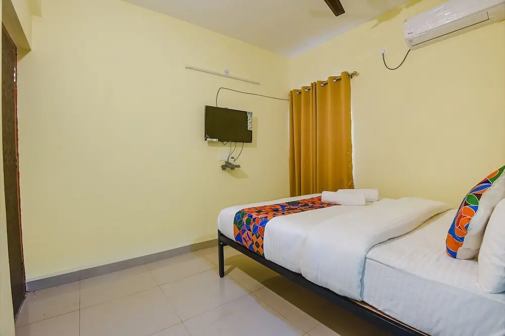 Калангут: FabExpress Symphony Homes, Calangute Beach