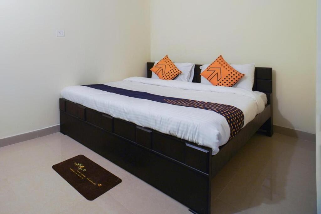 Пантнагар: OYO Flagship 805630 Hotel Shivam Residency