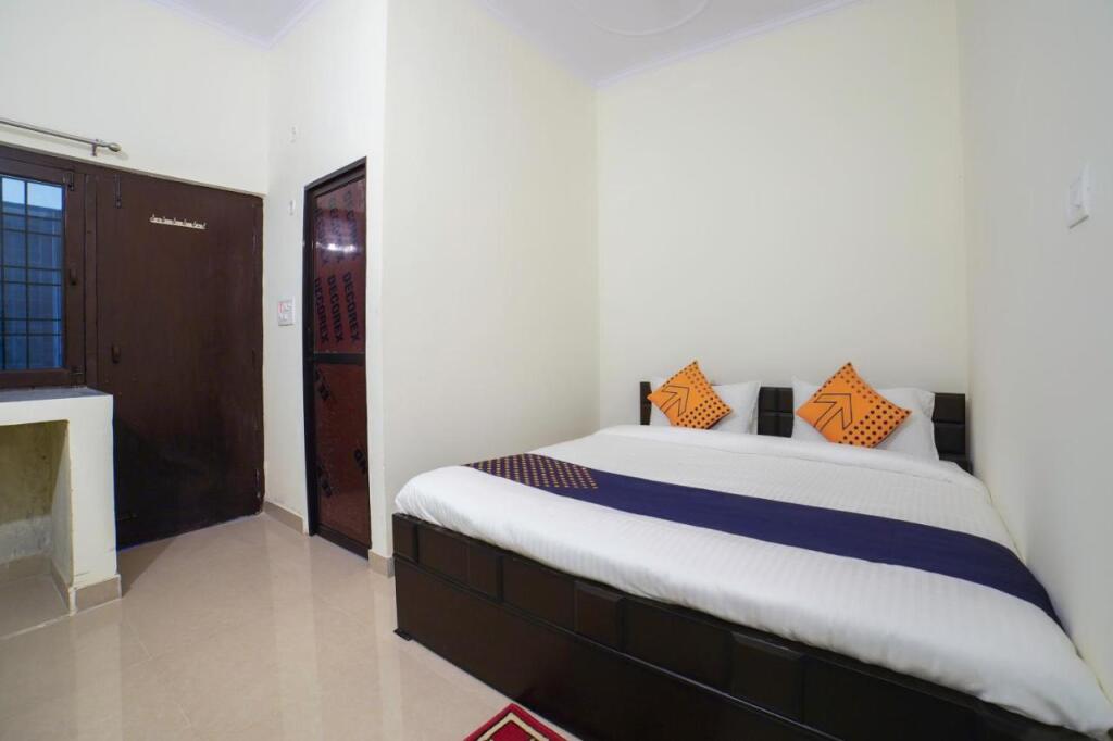 Пантнагар: OYO Flagship 805630 Hotel Shivam Residency