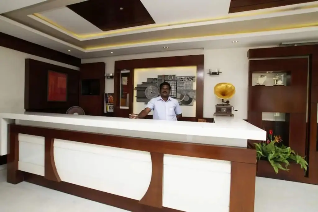 Eraniel: Hotel Manickam
